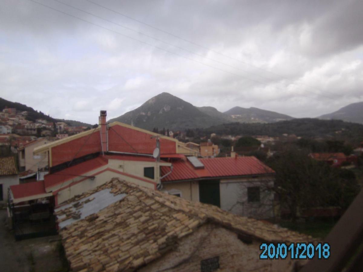 Apartament George's House